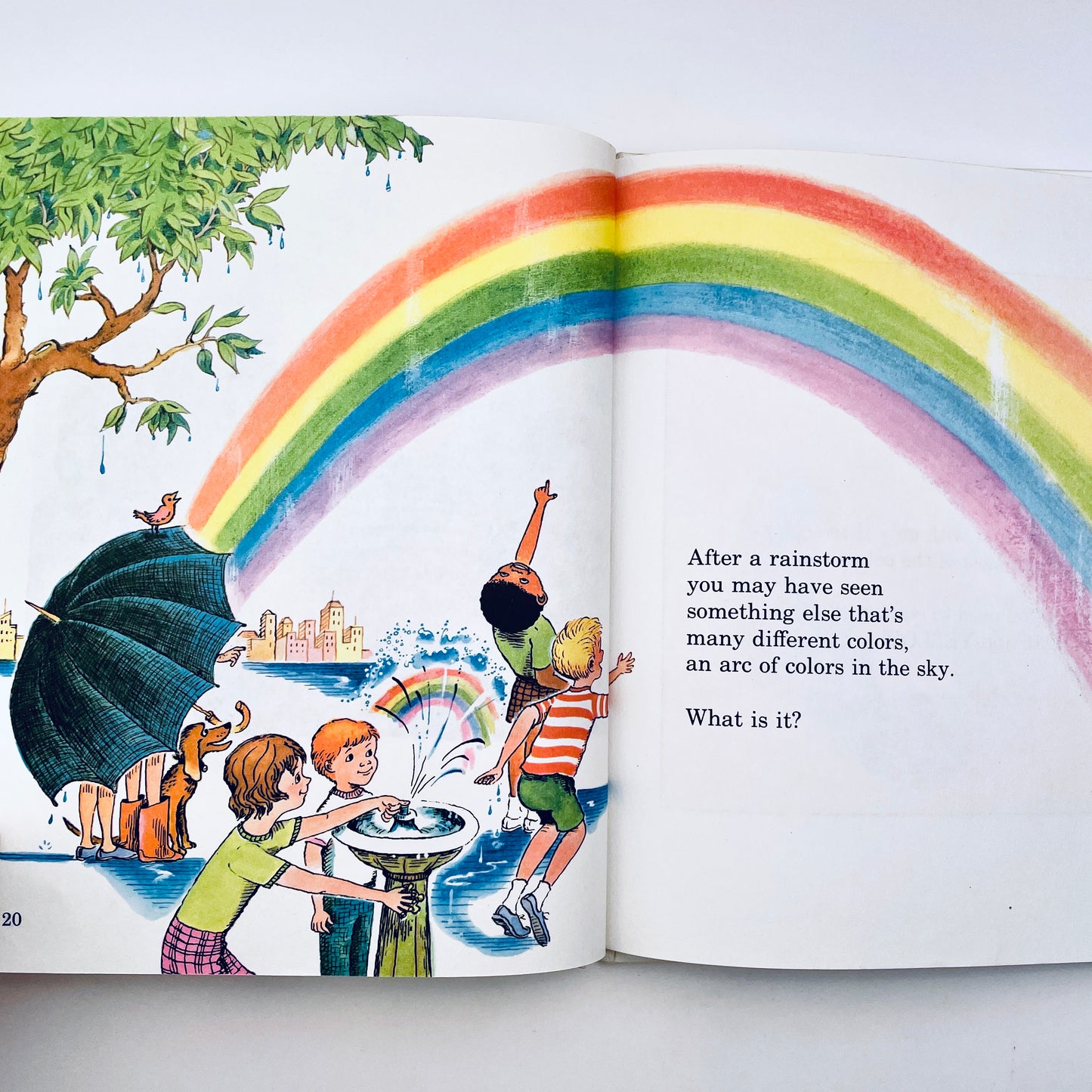 The Colors Book (Britannica Discovery Library) Volume 3