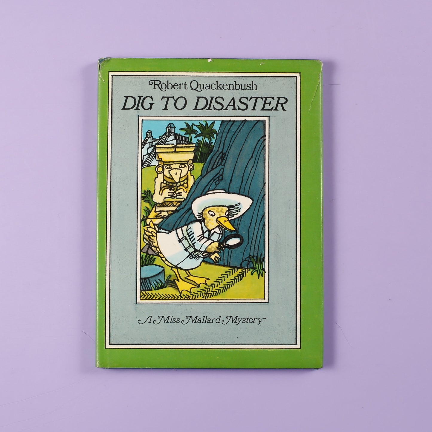 Dig to Disaster (A Miss Mallard Mystery)