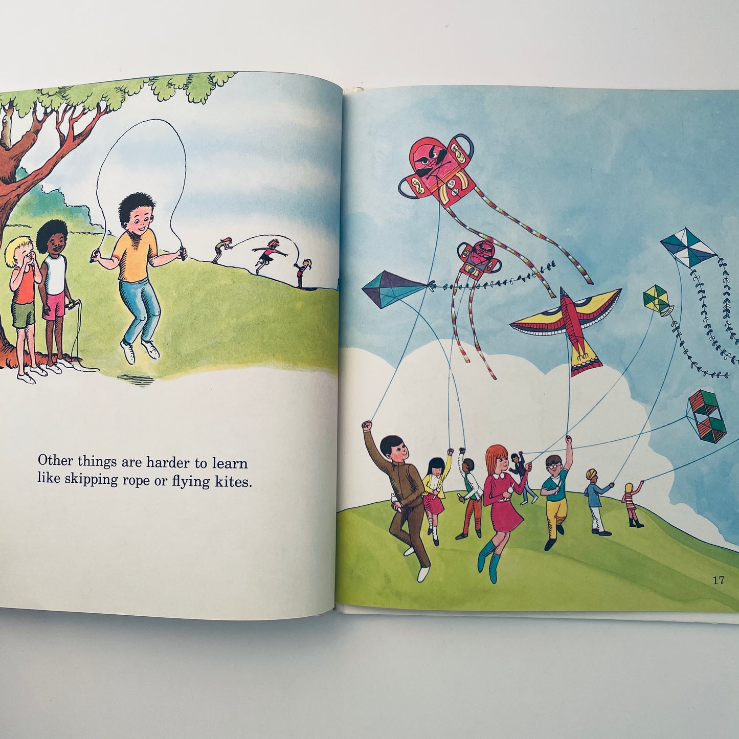 The Me Book (Britannica Discovery Library) Volume 1