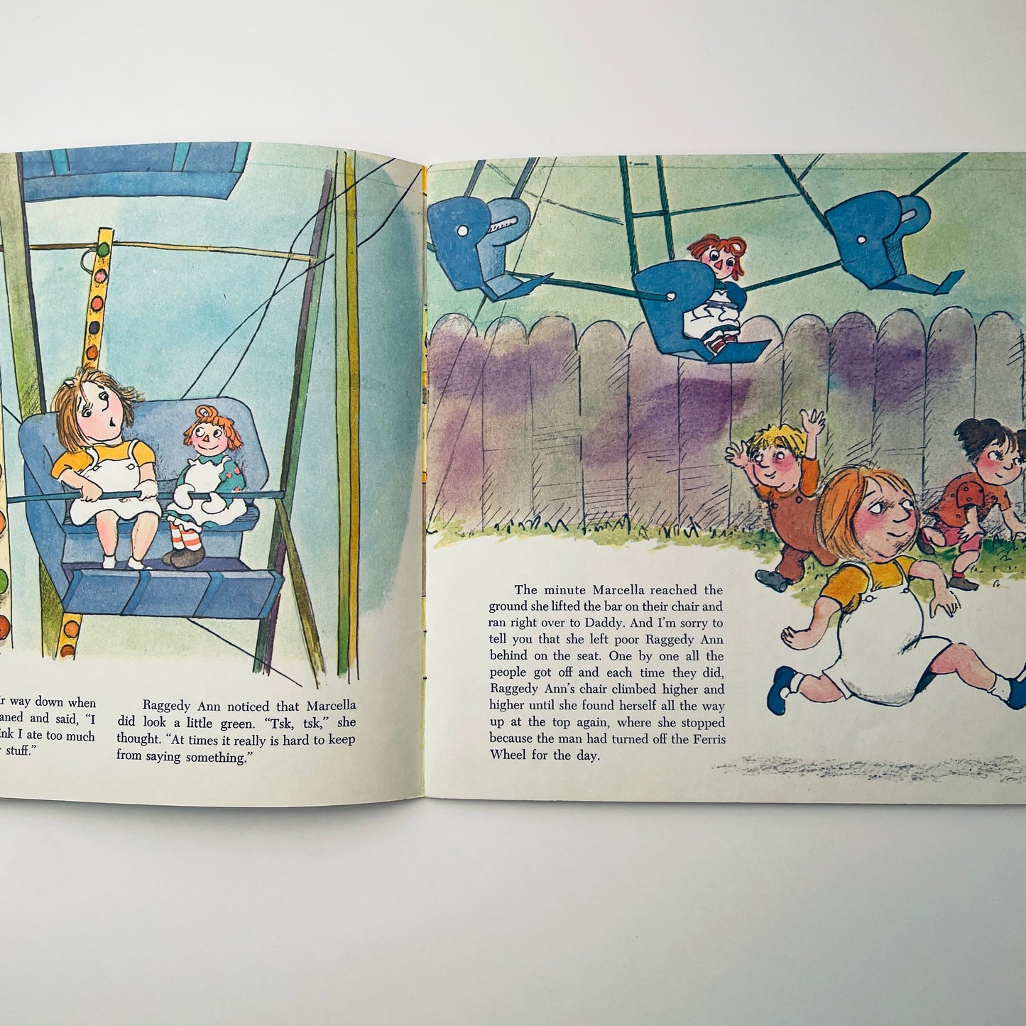 Raggedy Ann at the Carnival (Golden Look-Look Book)