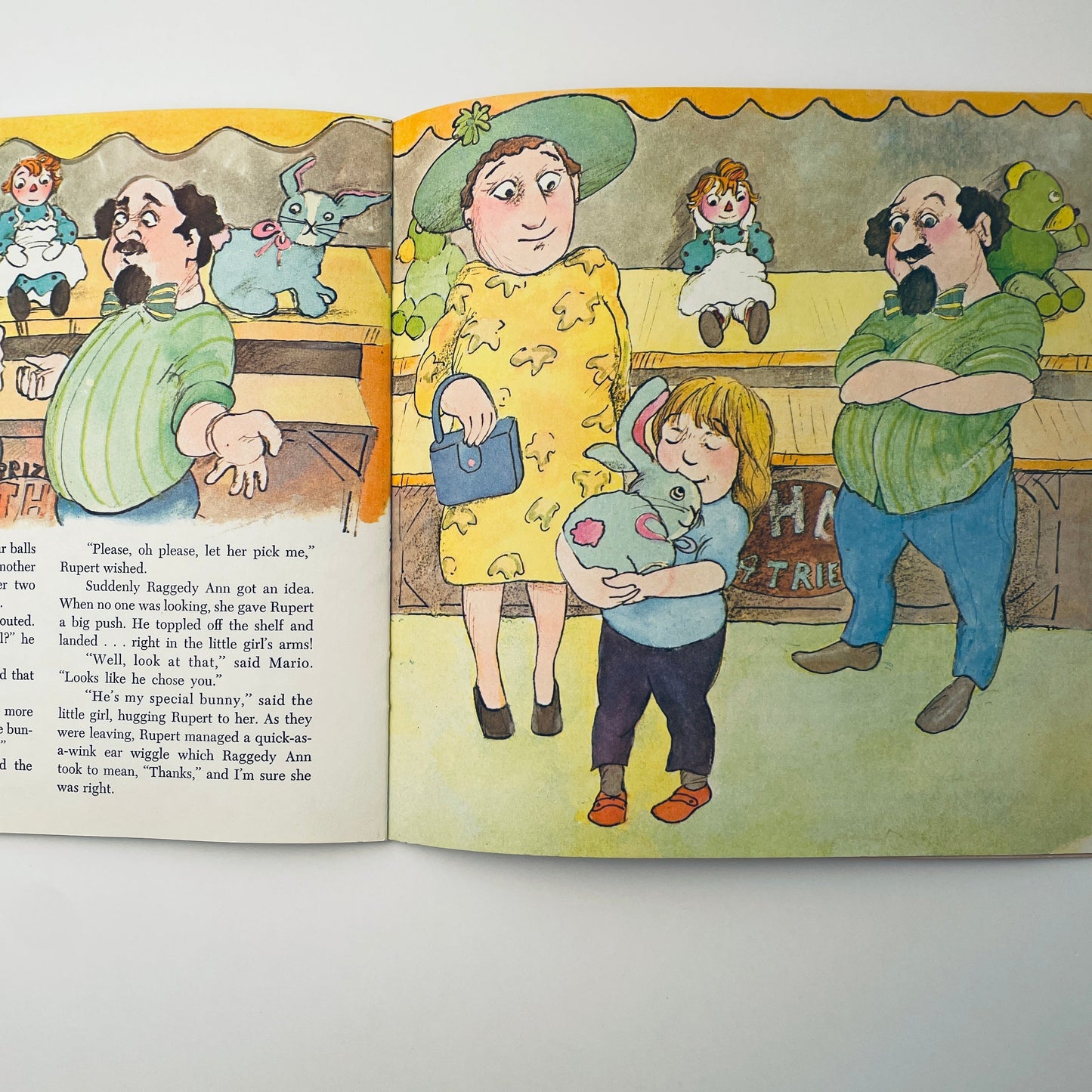 Raggedy Ann at the Carnival (Golden Look-Look Book)