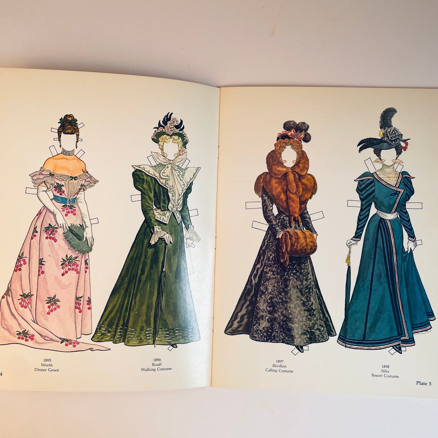 Great Fashion Designs of the Belle Epoque Paper Dolls