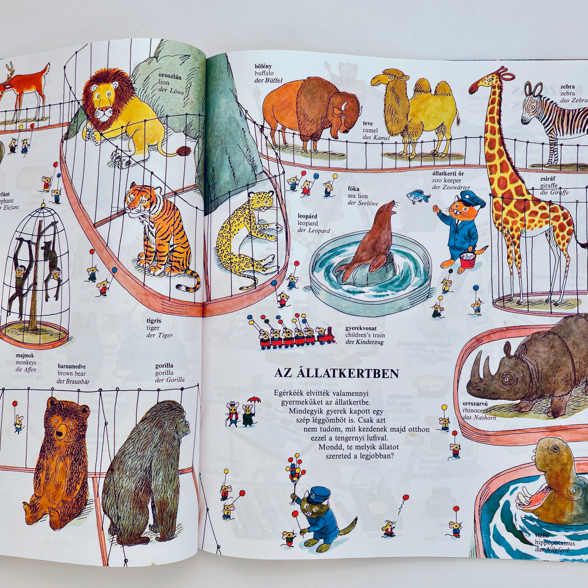Tesz-Vesz Szotar Richard Scarry (Busytown Dictionary–Hungarian)