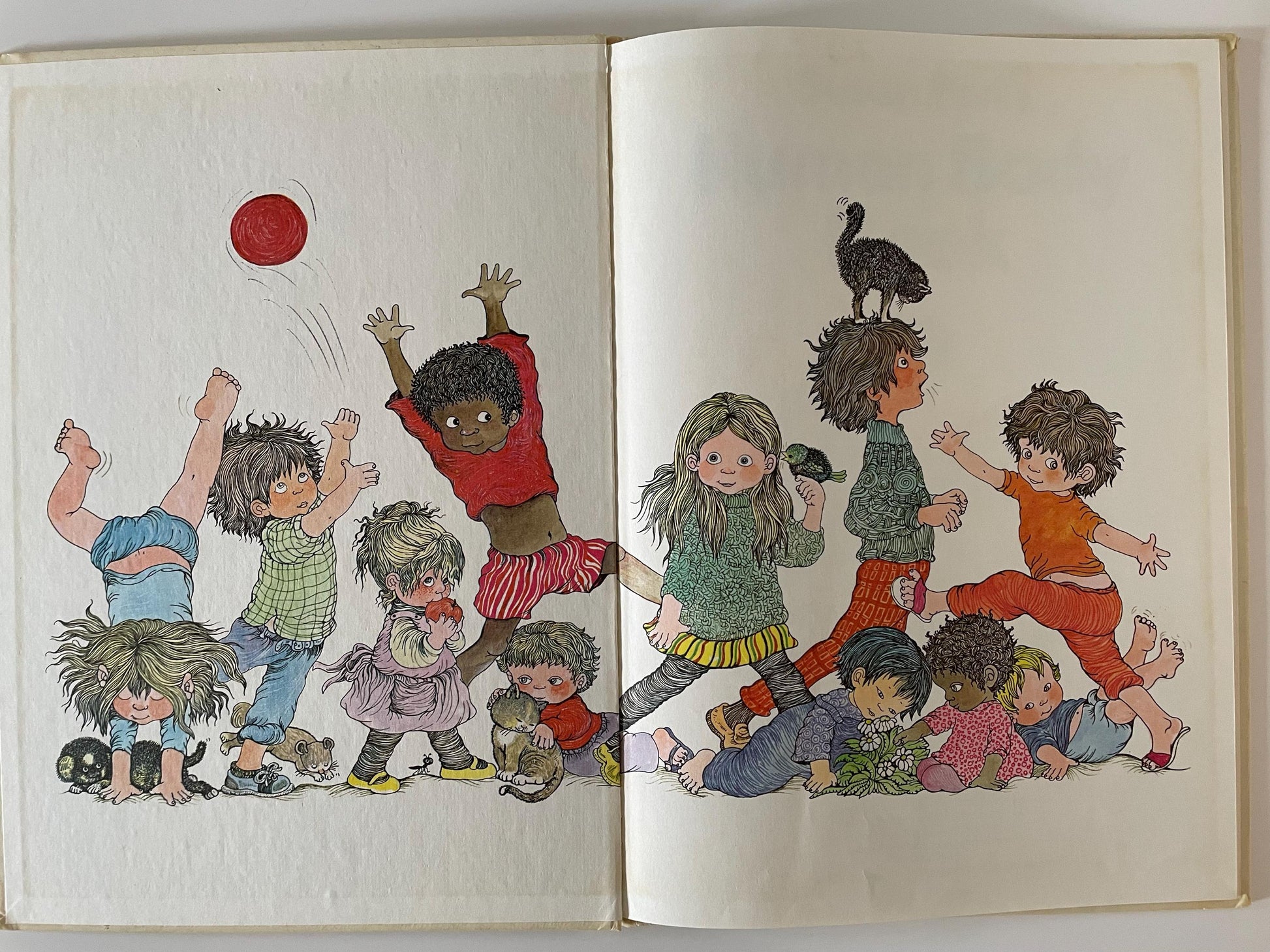 Susan Perl's Human Body Book by Leslie McGuire, illustrated by Susan Perl