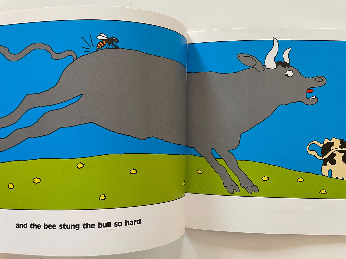 Buzz Buzz Buzz by Byron Barton