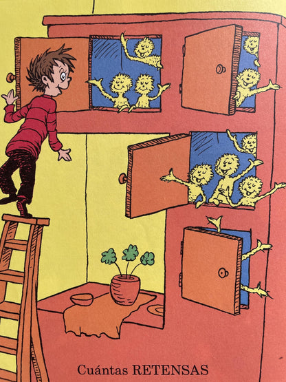 Hay un Molillo en mi Bolsillo! / There's a Wocket in my Pocket by Dr. Seuss